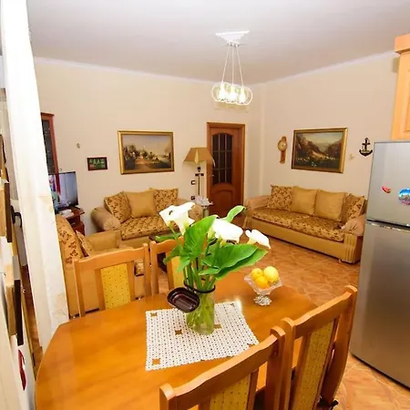 Apartment Sara